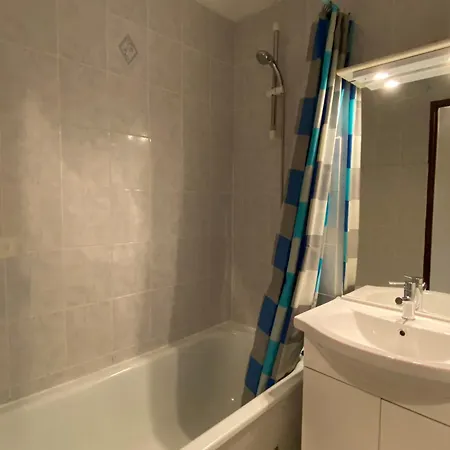 Appartement Rez-de-jardin : Piscine Proche - Fr-1-732-8